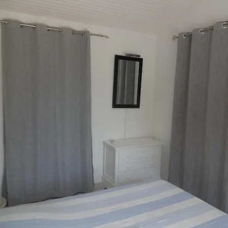 Les Pieds Dans L'eau * Πόρτο Βέκιο