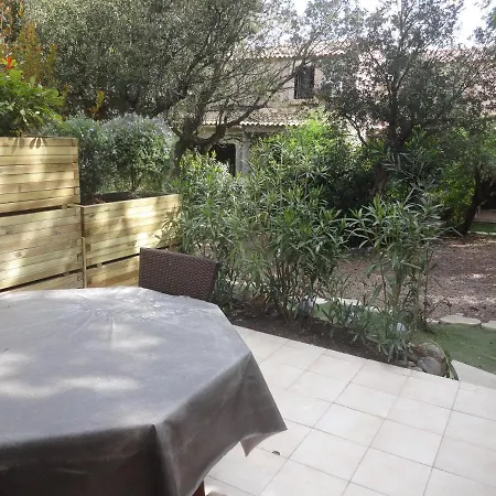 Les Pieds Dans L'eau *