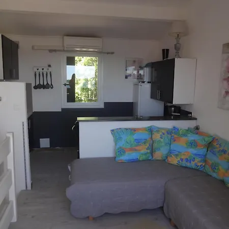 Les Pieds Dans L'eau * Πόρτο Βέκιο