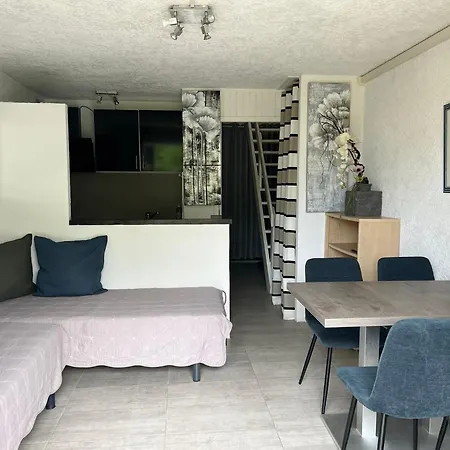 Les Pieds Dans L'eau * Πόρτο Βέκιο