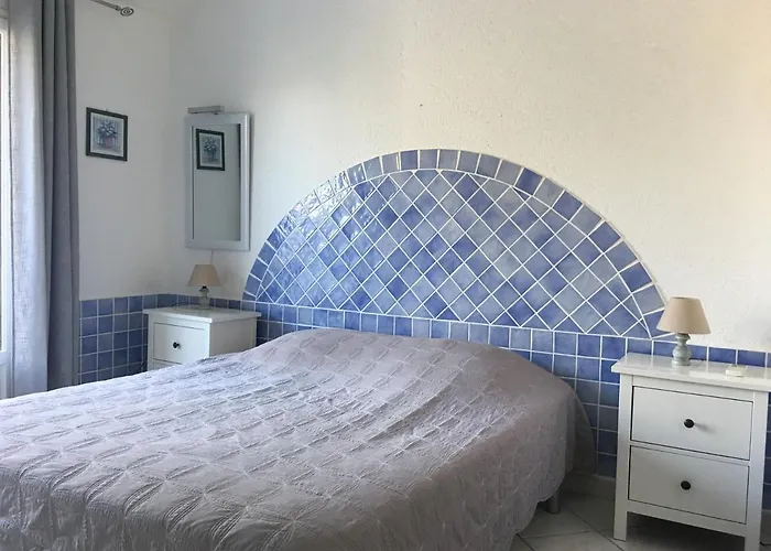 Résidence Les Pieds Dans L'eau Hébergement de vacances Porto-Vecchio (Corsica)