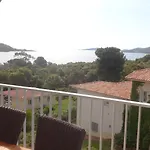 Holiday home Les Pieds Dans L'eau