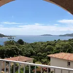 Les Pieds Dans L'eau Holiday home