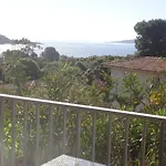Les Pieds Dans L'eau Holiday home
