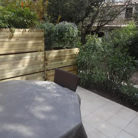 Les Pieds Dans L'eau *