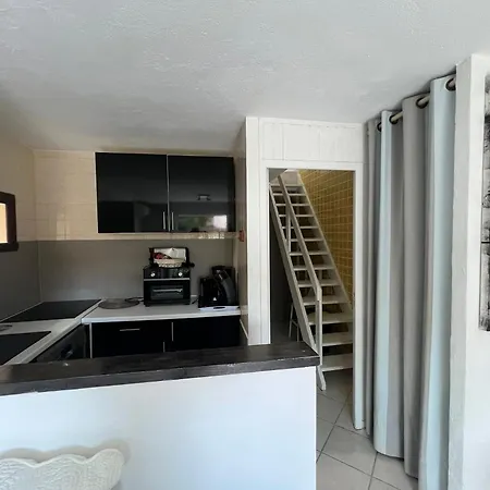 Les Pieds Dans L'eau *