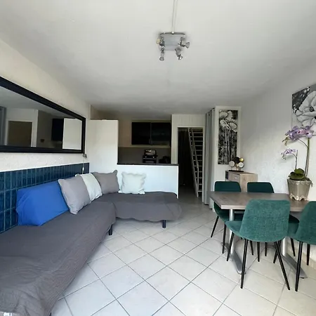 Semesterbostad Les Pieds Dans L'eau *