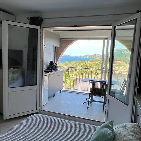 Feriehus Les Pieds Dans L'eau Porto-Vecchio (Corsica)
