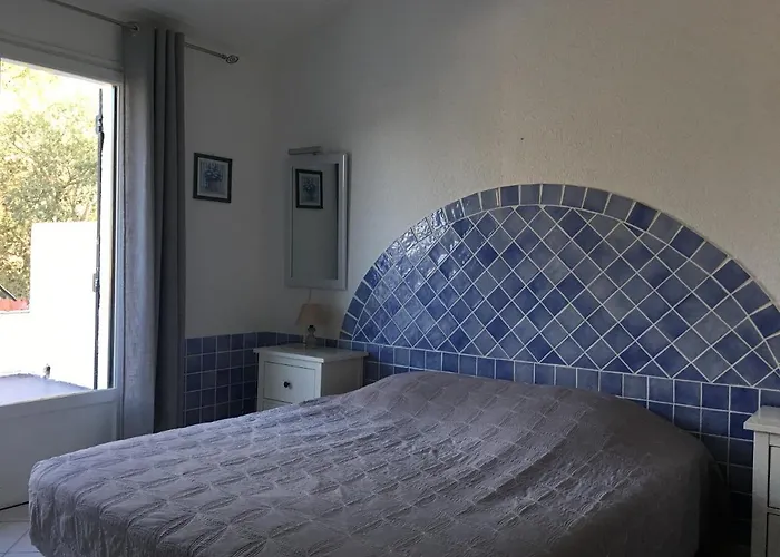 Les Pieds Dans L'eau