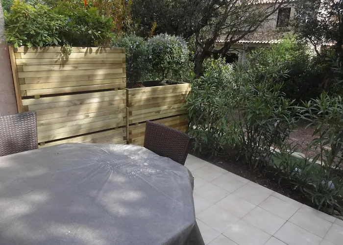 Les Pieds Dans L'eau *