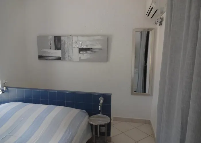 Les Pieds Dans L'eau * פורטו-וישיו